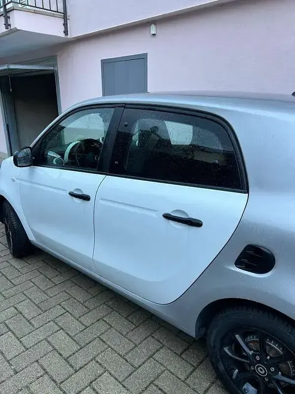 Usata Smart ForFour Prime 71 CV (52 kW) 2015 Bianco Utilitaria