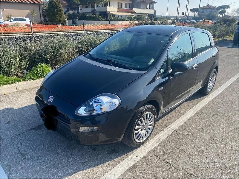 Nero Usata 2016 Fiat Punto Due volumi | 7000 € - Immagine 1/4