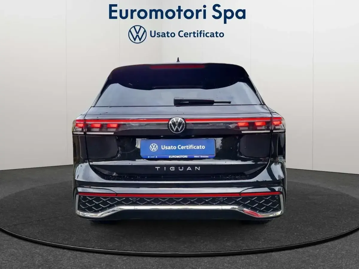 Usata VW Tiguan R-line 150 CV (110 kW) 2025 Nero SUV