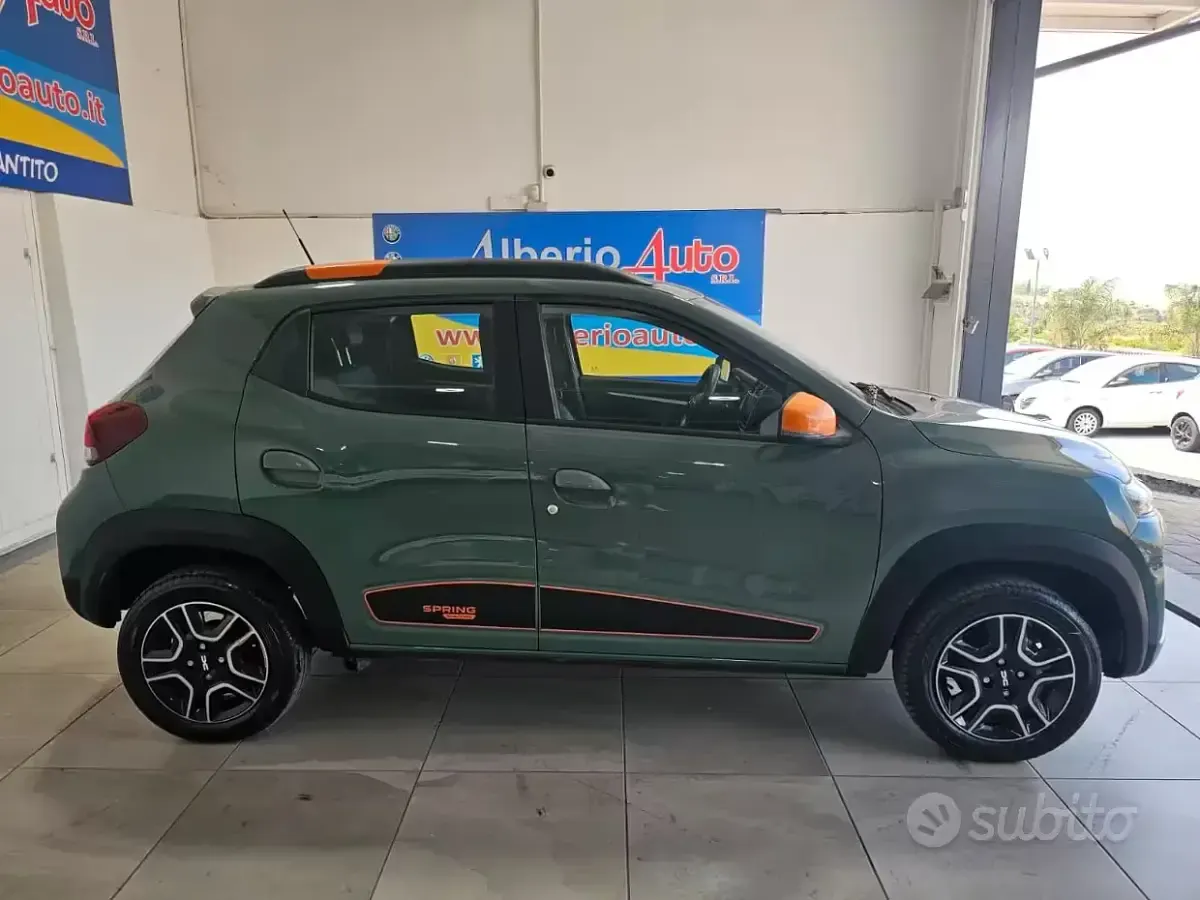 Usata Dacia Spring Comfort Plus 19 kW (26 CV) 2023 Verde Utilitaria