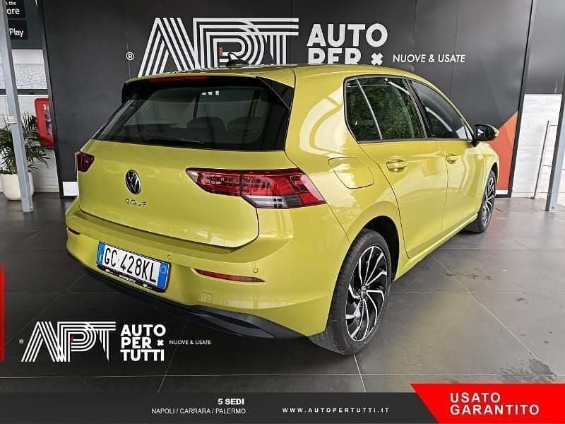 Usata VW Golf VIII Life 110 CV (80 kW) 2020 Giallo Utilitaria