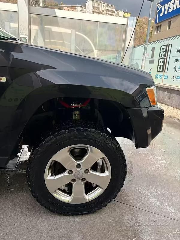 Usata Jeep Grand Cherokee Laredo 218 CV (160 kW) 2007 Nero SUV