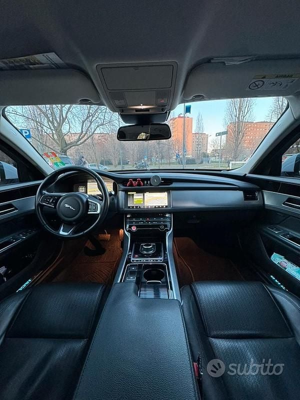 Usata Jaguar XF 2018 Bianco Berlina