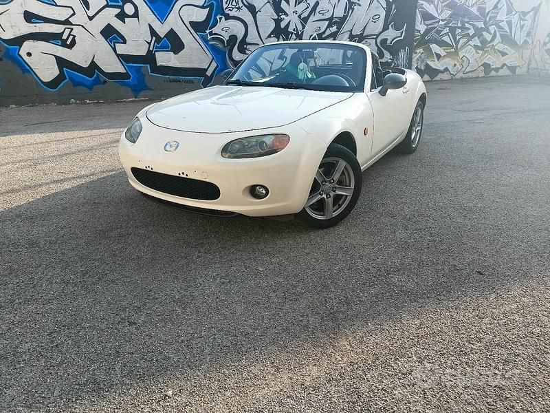 Usata Mazda MX5 126 CV (92 kW) 2006 Bianco Cabrio