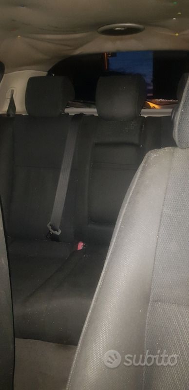 Usata Alfa Romeo 147 140 CV (102 kW) 2005 Grigio Utilitaria