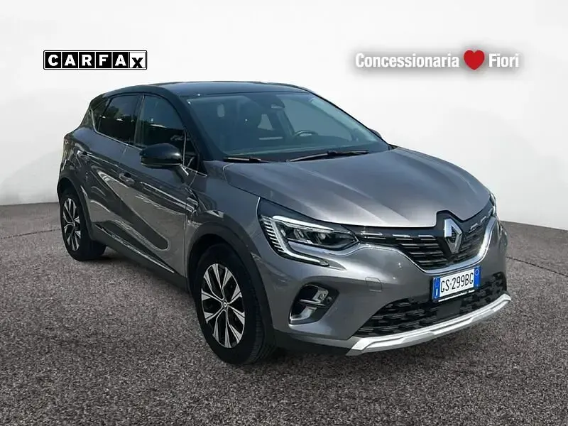 Usata Renault Captur Techno 101 CV (74 kW) 2023 Grigio SUV