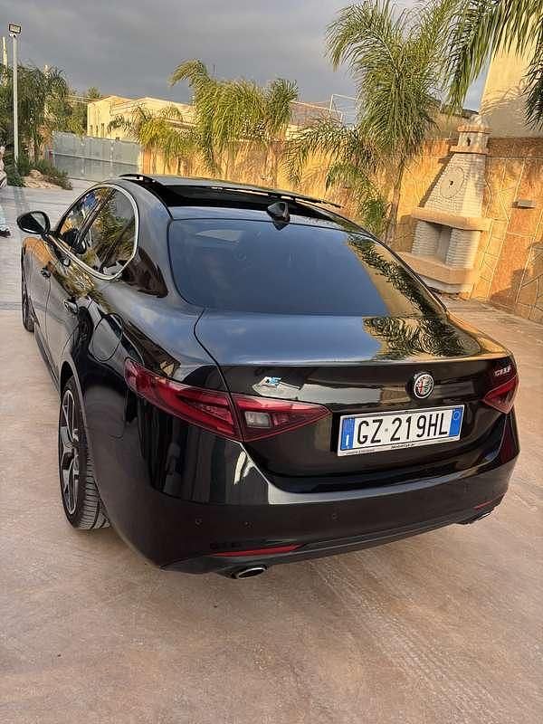 Usata Alfa Romeo Giulia Business 180 CV (132 kW) 2018 Nero Berlina
