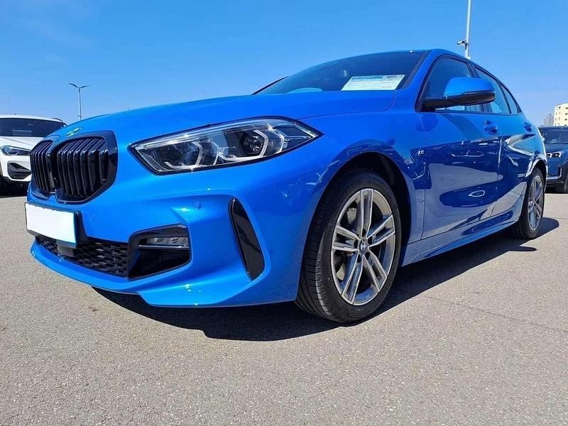 Käytetty BMW 118 M Sport 136 HP (100 kW) 2022 Sininen Viistoperä