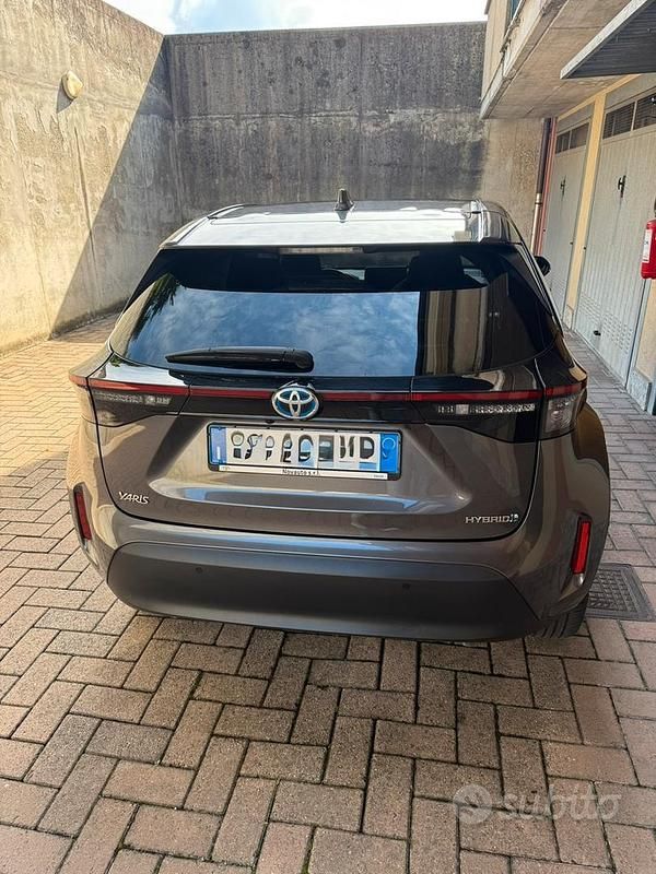 Usata Toyota Yaris Hybrid Lounge 116 CV (85 kW) 2022 Station wagon