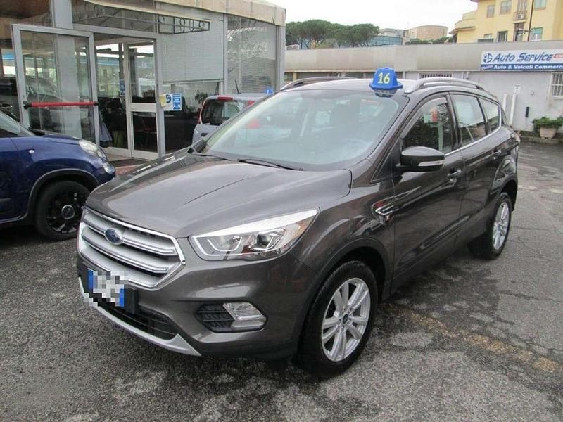 Usata Ford Kuga ST-Line 120 CV (88 kW) 2019 Grigio scuro metallizzato SUV