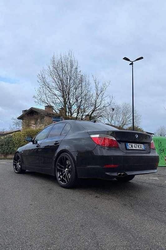 Usata BMW 530 Efficient Dynamics 218 CV (160 kW) 2004 Nero Berlina