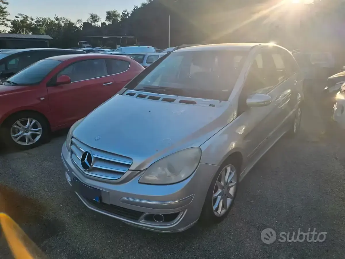 Usata Mercedes B180 Chrome 109 CV (80 kW) 2008 Grigio Monovolume