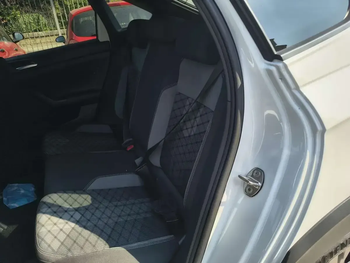 Usata VW Taigo R-line 111 CV (81 kW) 2022 Bianco SUV