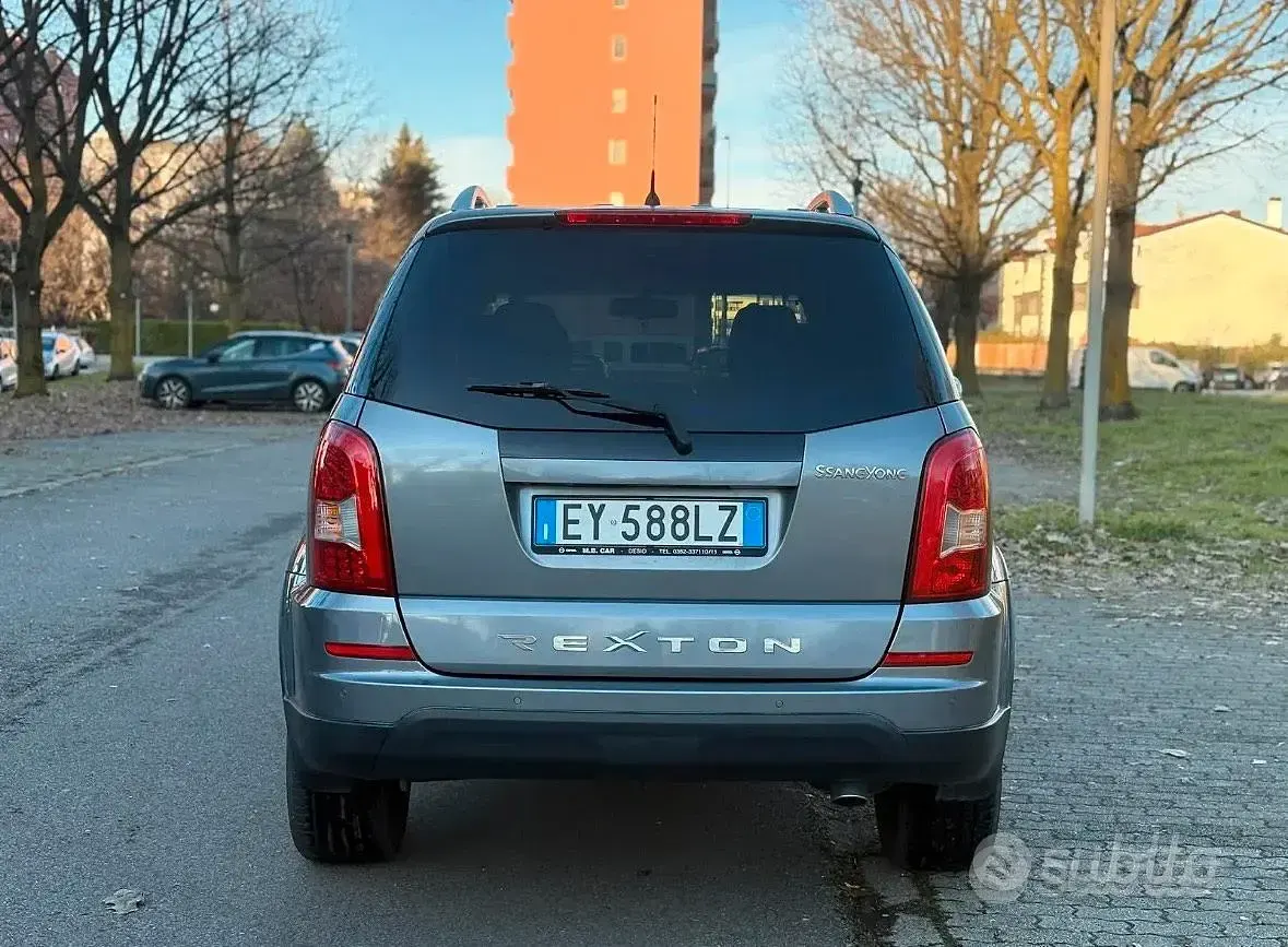 Usata SsangYong Rexton 155 CV (114 kW) 2015 Grigio SUV