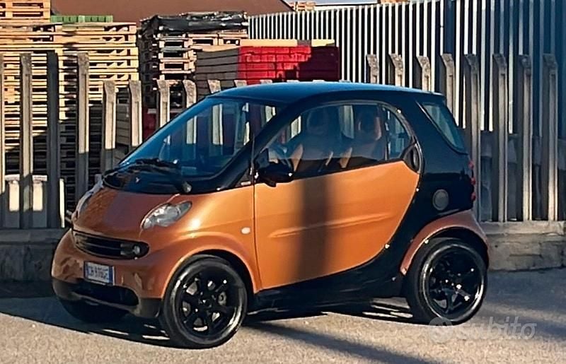 Usata 2004 Smart ForTwo Coupé Coupé | 2000 € (Buon prezzo) - Immagine 1/2