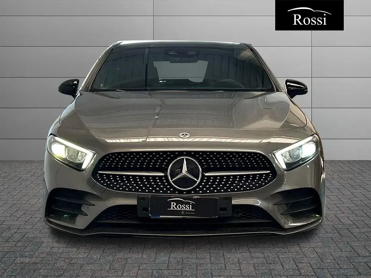 Usata Mercedes A180 Premium 116 CV (85 kW) 2021 Grigio medio metallizzato Berlina