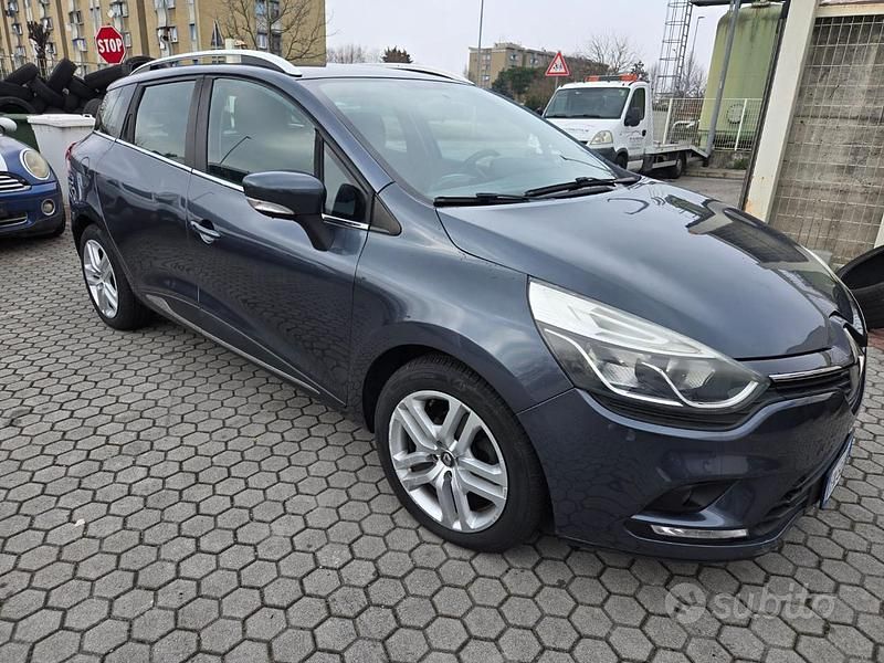 Usata Renault Clio GrandTour Zen 75 CV (55 kW) 2017 Grigio Station wagon