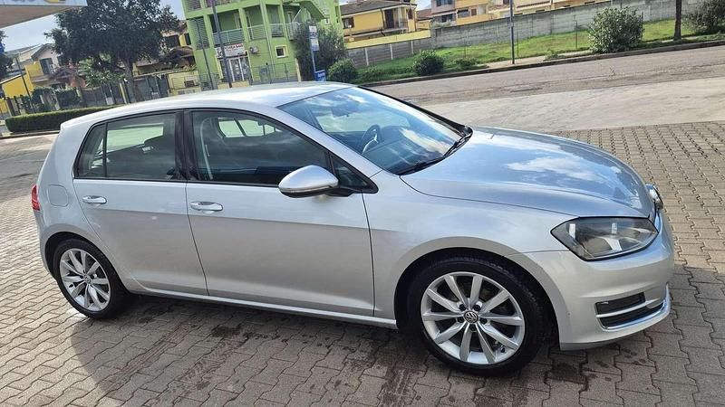 Usata VW Golf VII Highline 105 CV (77 kW) 2015 Berlina