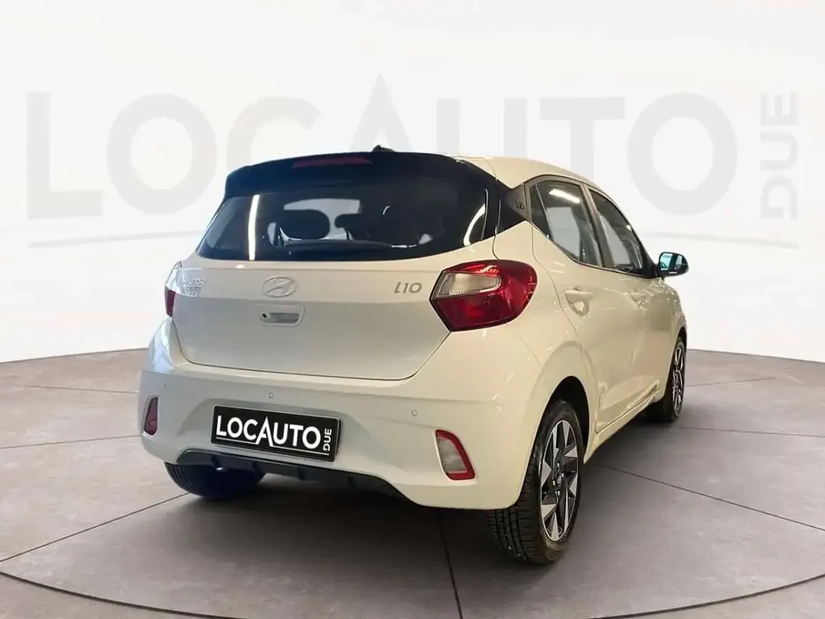 Usata Hyundai i10 63 CV (46 kW) 2024 Bianco Utilitaria