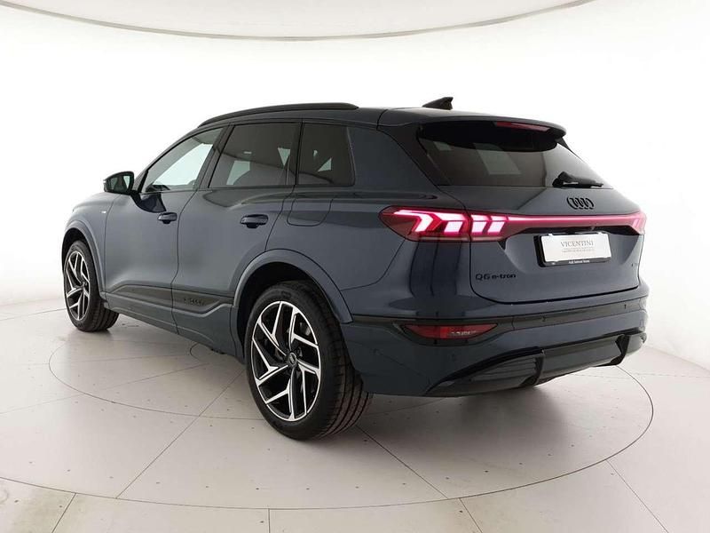Nuova Audi Q6 e-tron S-Line 339 kW (462 CV) 2026 Blu plasma metallizzato SUV
