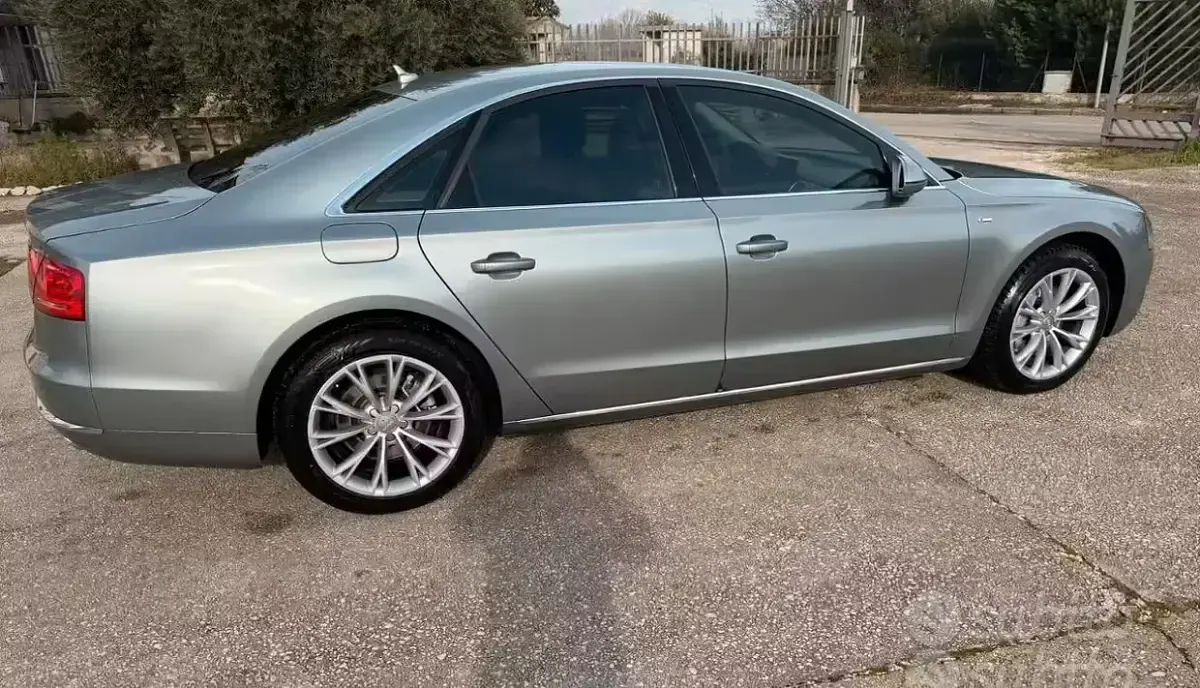 Usata Audi A8 Ambiente 250 CV (183 kW) 2012 Grigio Berlina
