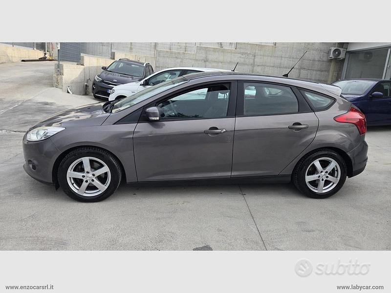 Usata Ford Focus Titanium 116 CV (85 kW) 2011 Grigio Berlina