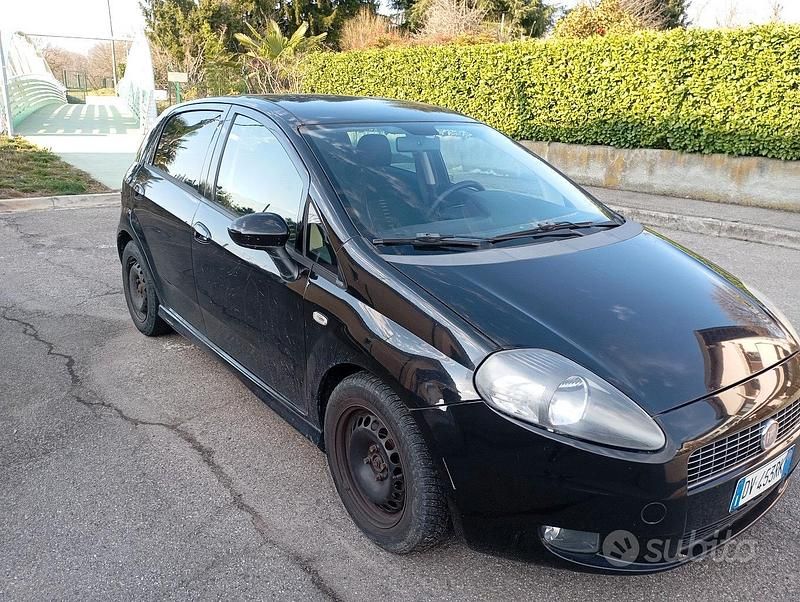 Usata Fiat Grande Punto Sport 90 CV (66 kW) 2009 Nero Utilitaria