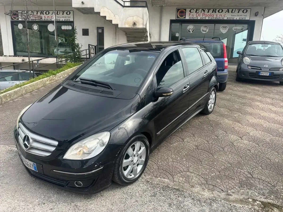 Usata Mercedes B200 140 CV (102 kW) 2007 Nero Monovolume