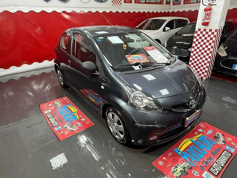 Begagnad Toyota Aygo Sol 68 HK (50 kW) 2007 Grå Halvkombi