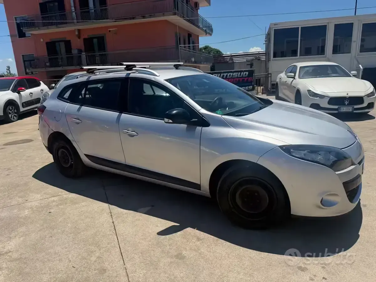 Usata Renault Mégane 110 CV (80 kW) 2011 Giallo Berlina