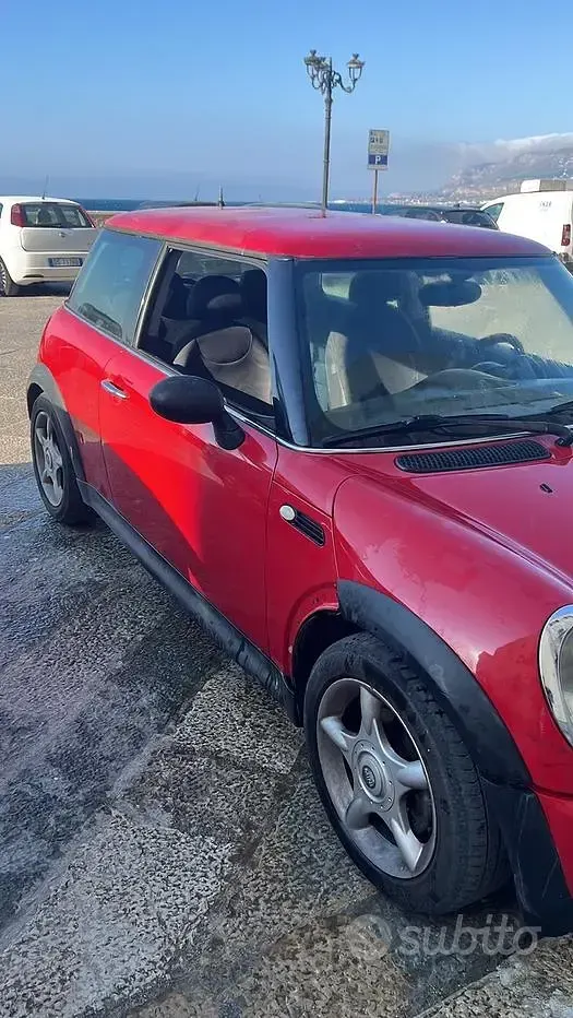 Usata Mini Cooper 75 CV (55 kW) 2004 Rosso Utilitaria