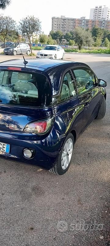 Usata Opel Adam 70 CV (51 kW) 2013 Utilitaria