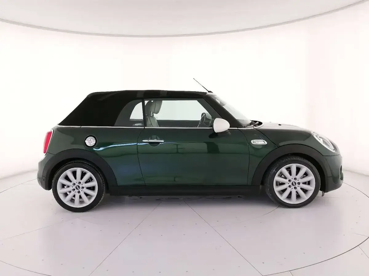 Usata Mini Cooper SD Cabriolet 170 CV (125 kW) 2017 Verde Cabrio