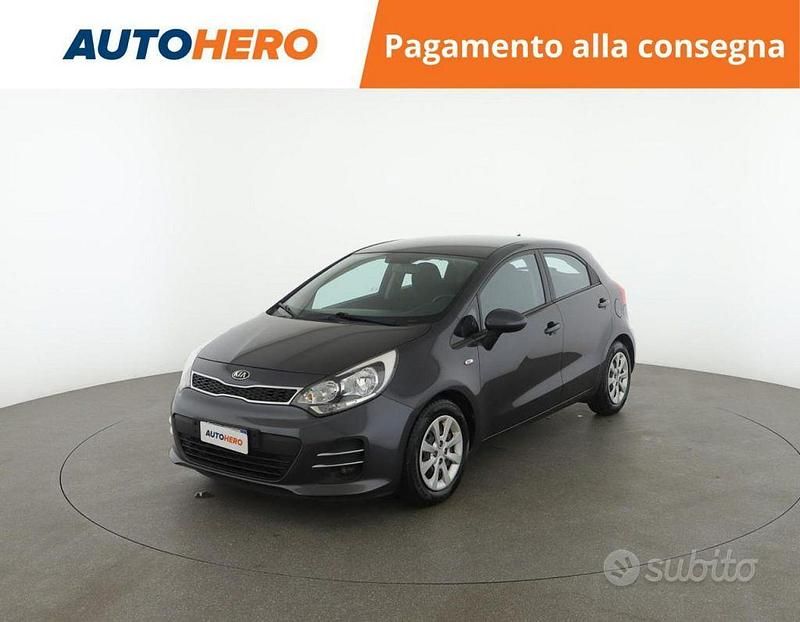 Grigio Usata 2016 Kia Rio Active Tre volumi | 8999 € (Buon prezzo) - Immagine 1/2