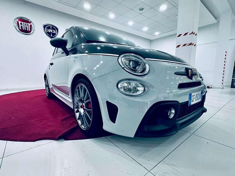 Usata Abarth 595 Competizione 179 CV (131 kW) 2021 Bicolor grigio pista/campovolo Utilitaria