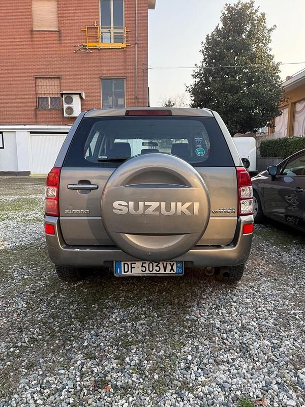 Usata Suzuki Grand Vitara 129 CV (94 kW) 2007 Grigio SUV