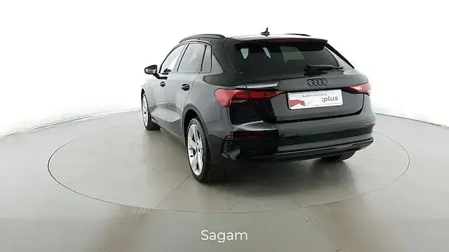 Begagnad Audi A3 Advanced 150 HK (110 kW) 2023 Svart Sedan