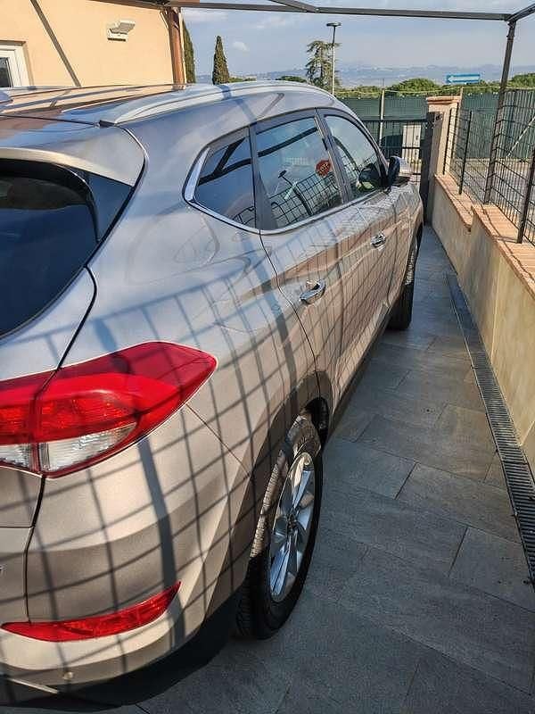 Usata Hyundai Tucson 116 CV (85 kW) 2016 Grigio SUV