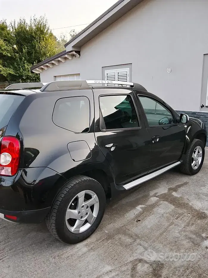 Usata Dacia Duster 105 CV (77 kW) 2012 Nero SUV