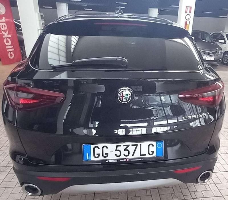 Usata Alfa Romeo Stelvio Business 160 CV (117 kW) 2021 Nero SUV