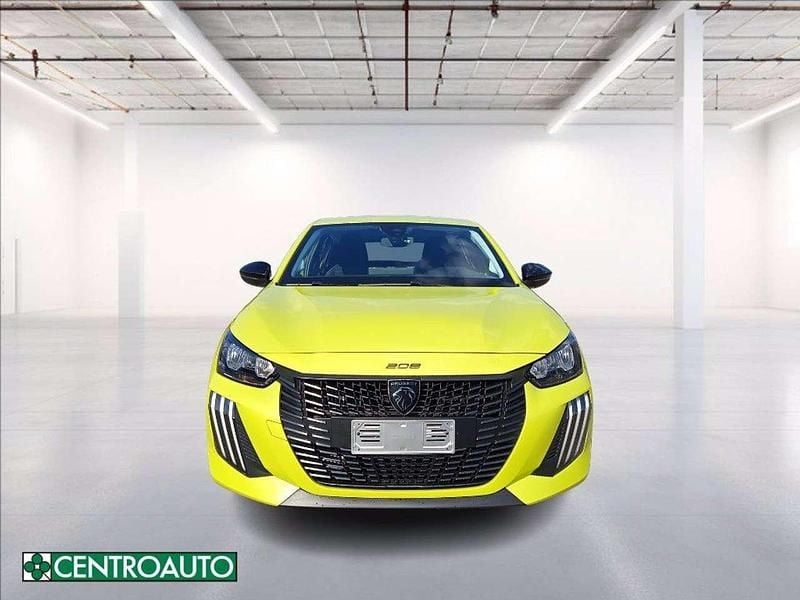 Usado Peugeot 208 Active 101 CV (74 kW) 2024 Amarillo Utilitario