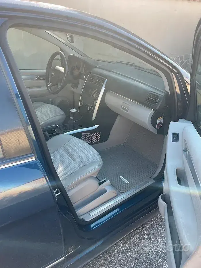 Usata Mercedes B200 140 CV (102 kW) 2008 Bluazzurro Monovolume