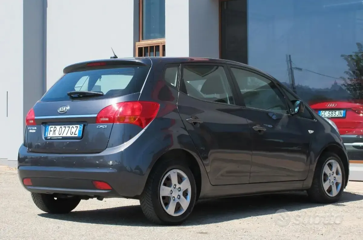 Usata Kia Venga Active 90 CV (66 kW) 2019 Grigio Utilitaria