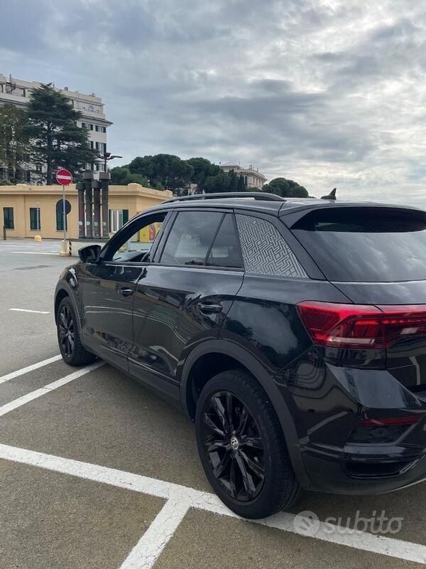 Usata VW T-Roc Advance 116 CV (85 kW) 2020 Nero SUV