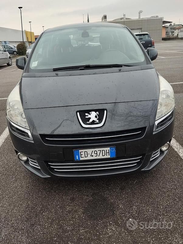 Usata Peugeot 5008 Business-Line 110 CV (80 kW) 2010 Nero Monovolume