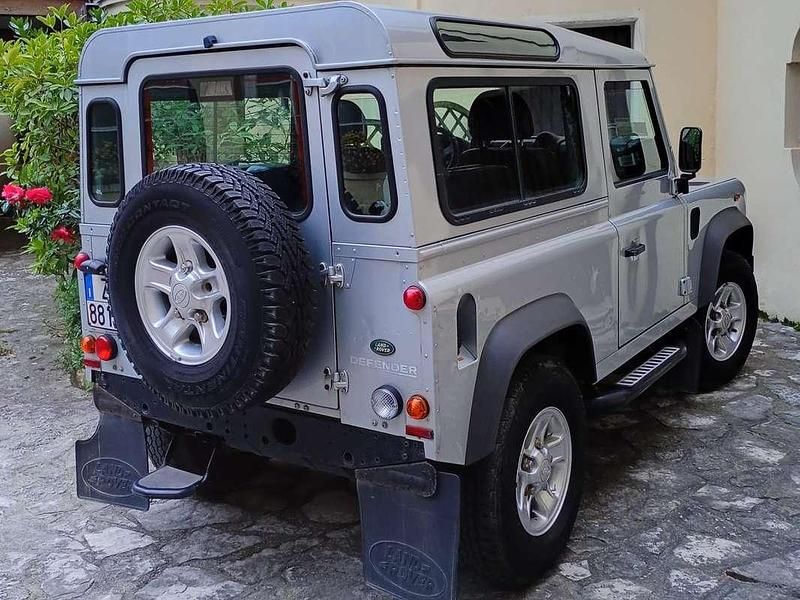 Usata Land Rover Defender 122 CV (89 kW) 2011 Argento Station wagon
