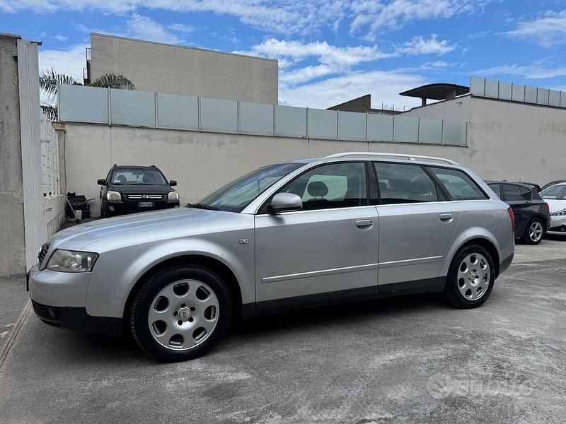 Gebraucht Audi A4 130 PS (95 kW) 2004 Grau Kombi
