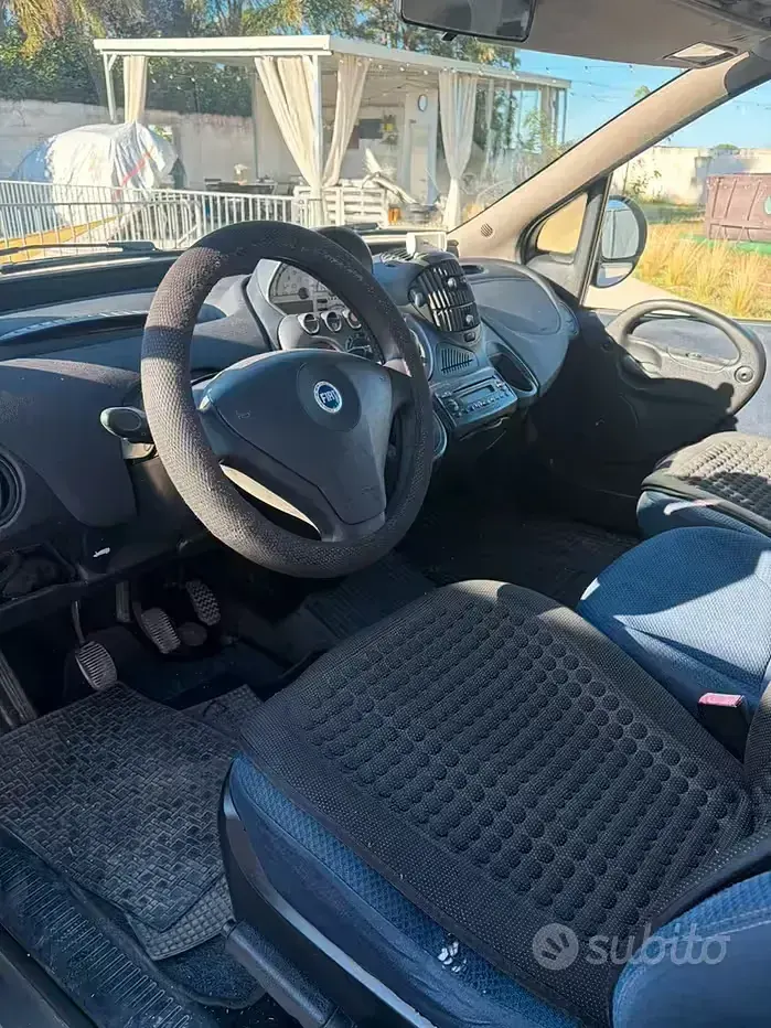 Usata Fiat Multipla Emotion 103 CV (75 kW) 2007 Grigio Monovolume