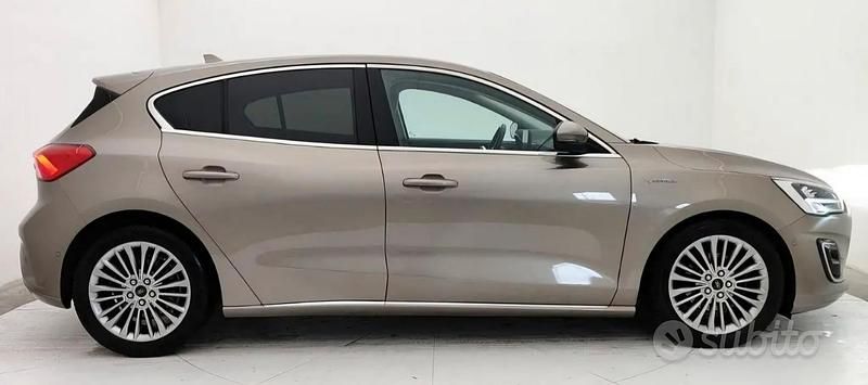 Usata Ford Focus Vignale 120 CV (88 kW) 2019 Marrone Berlina