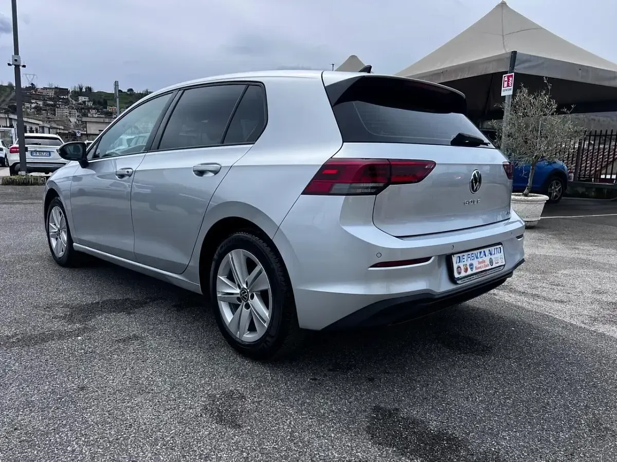Usata VW Golf VIII Style 149 CV (109 kW) 2020 Grigio Berlina